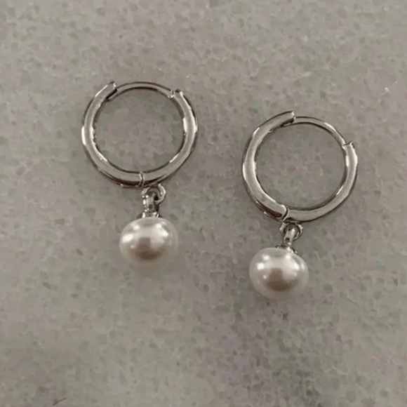 Elegant Silver Pearl Hoop Earrings - Picture 1 of 4